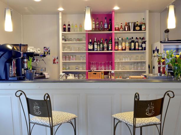 Imagen del bar/restaurante del Hotel Au Croissant. Foto 3