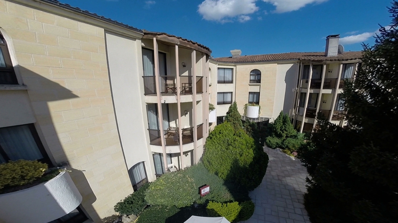 Imagen de los exteriores del Hotel Au Grand De Sarlat. Foto 6