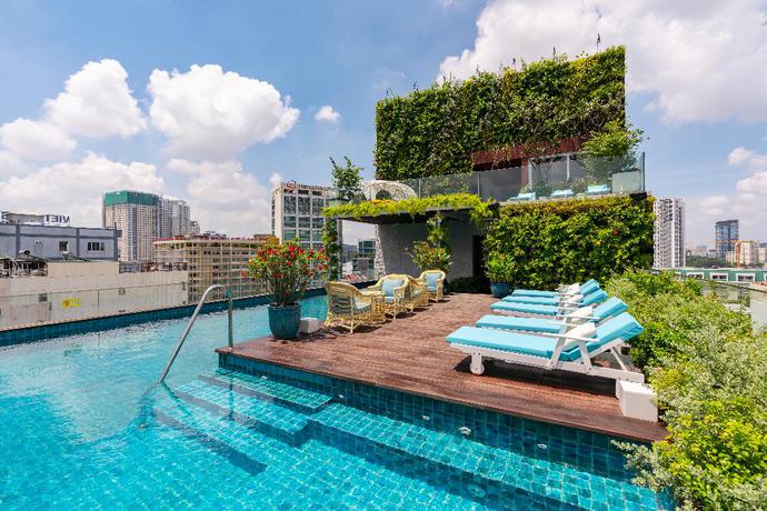 Imagen de la piscina del Hotel Au Lac Charner. Foto 20