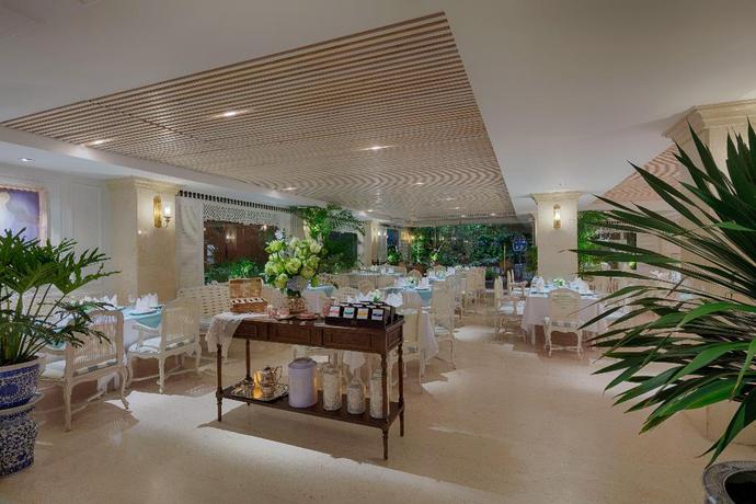 Imagen del bar/restaurante del Hotel Au Lac Charner. Foto 6