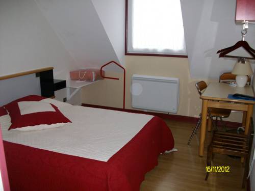 Imagen de la habitación del Hotel Au Logis Des Ours Belfort Nord. Foto 8