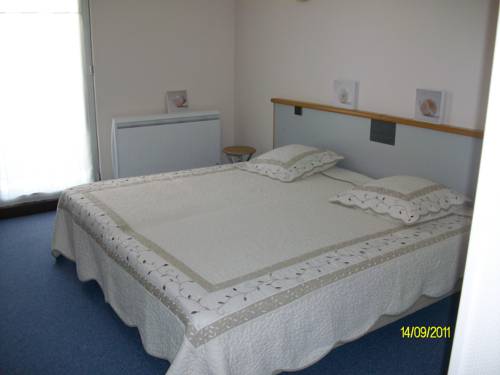 Imagen de la habitación del Hotel Au Logis Des Ours Belfort Nord. Foto 13