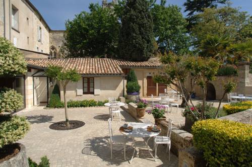 Imagen de la habitación del Hotel Au Logis Des Remparts. Foto 3