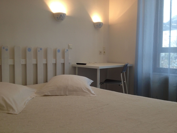 Imagen de la habitación del Hotel Au Nouvel. Foto 4