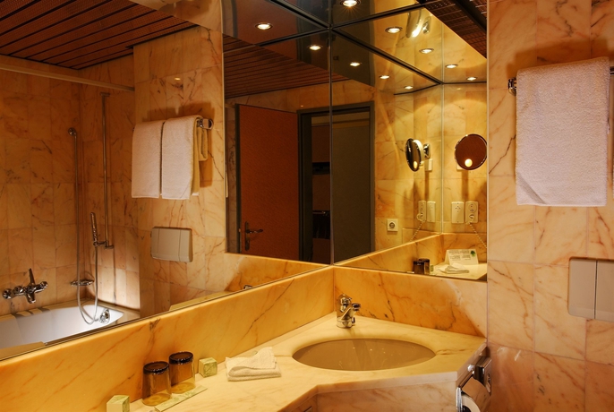 Imagen de la habitación del Hotel Au Parc. Foto 9