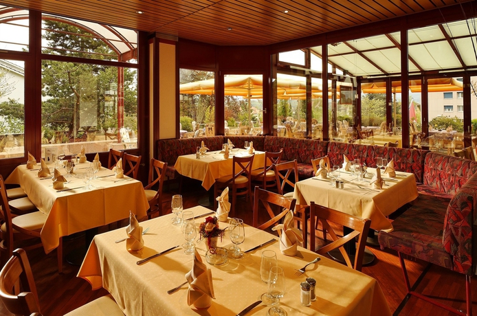 Imagen del bar/restaurante del Hotel Au Parc. Foto 2