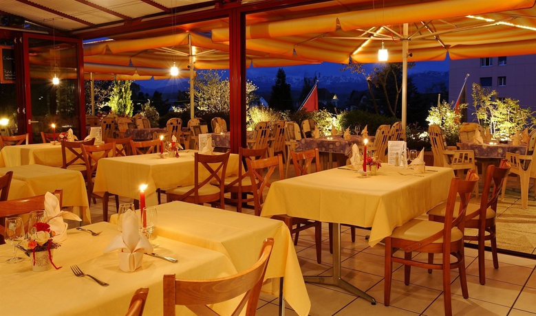 Imagen del bar/restaurante del Hotel Au Parc. Foto 3