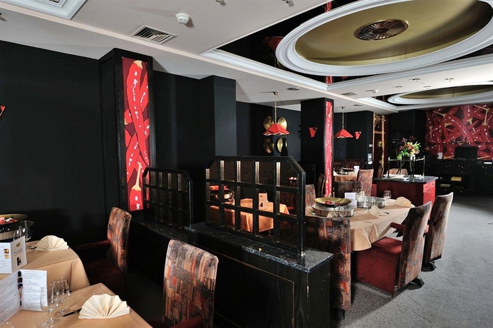 Imagen del bar/restaurante del Hotel Au Parc. Foto 4