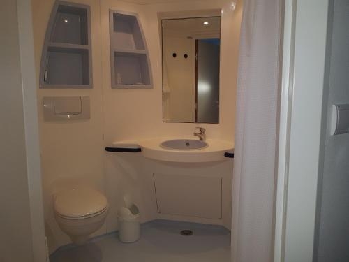 Imagen de la habitación del Hotel Au P&eacute;rigord Noir. Foto 7