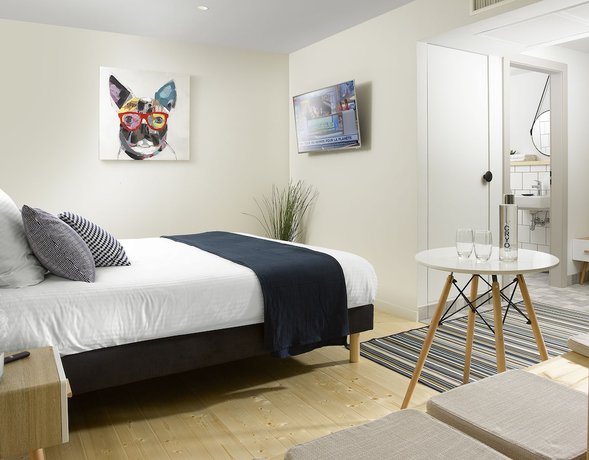 Imagen de la habitación del Hotel Au Petit Pont. Foto 13