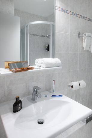Imagen de la habitación del Hotel Au Petit Saint Jean Centre Beaune. Foto 10