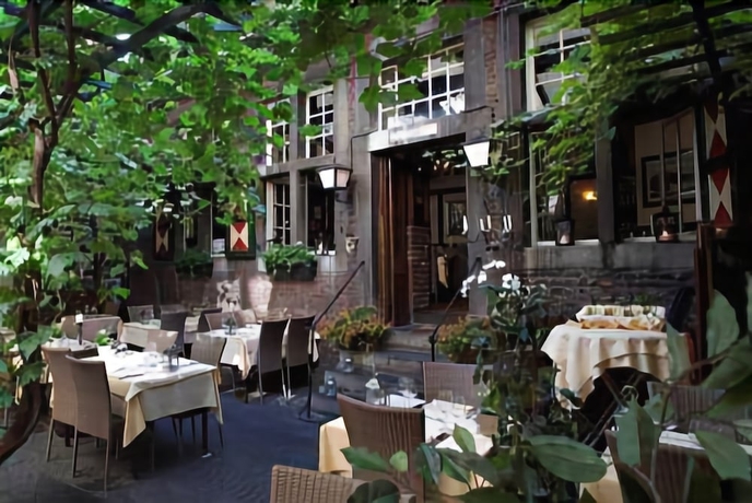 Imagen del bar/restaurante del Hotel Au Quartier. Foto 5
