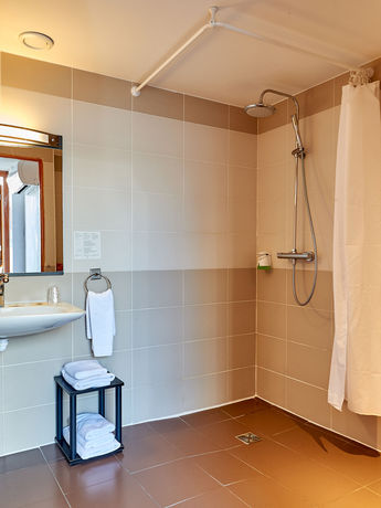 Imagen de la habitación del Hotel Au Relais Nivernais. Foto 4