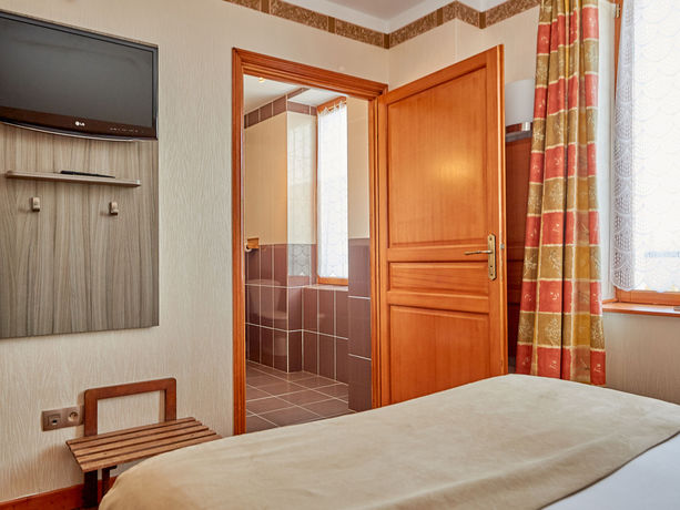 Imagen de la habitación del Hotel Au Relais Nivernais. Foto 13