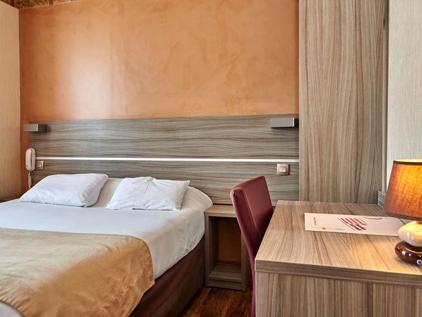 Imagen de la habitación del Hotel Au Relais Nivernais. Foto 15