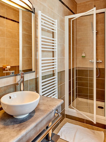 Imagen de la habitación del Hotel Au Relais Nivernais. Foto 16