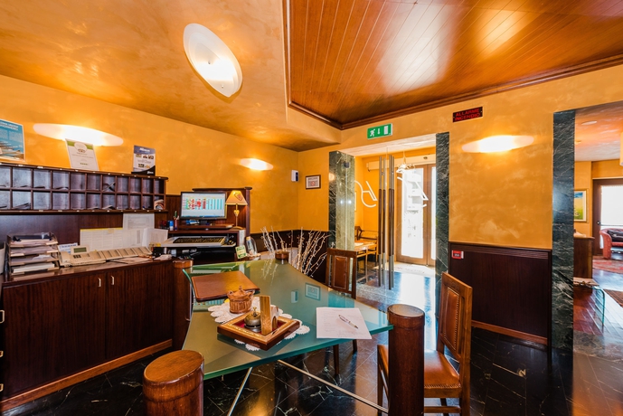 Imagen de los interiores del Hotel Au Soleil. Foto 14