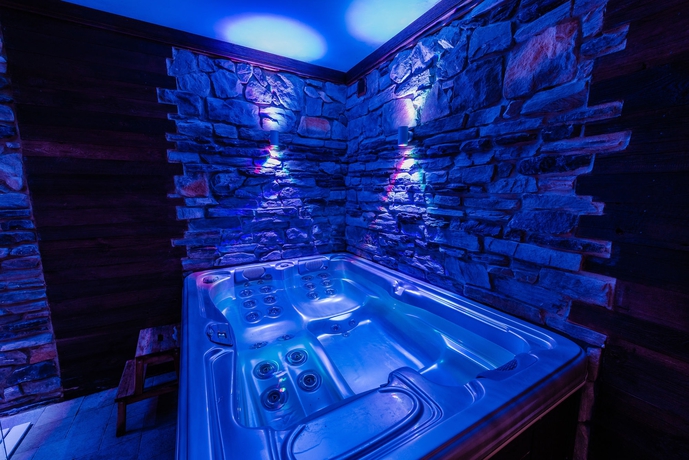 Imagen de la piscina del Hotel Au Soleil. Foto 16