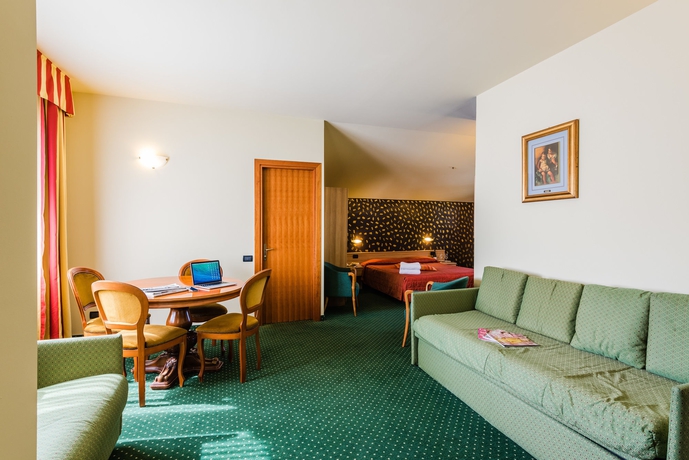 Imagen de los interiores del Hotel Au Soleil. Foto 15