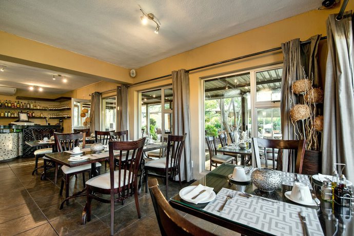 Imagen del bar/restaurante del Hotel Auas City. Foto 4