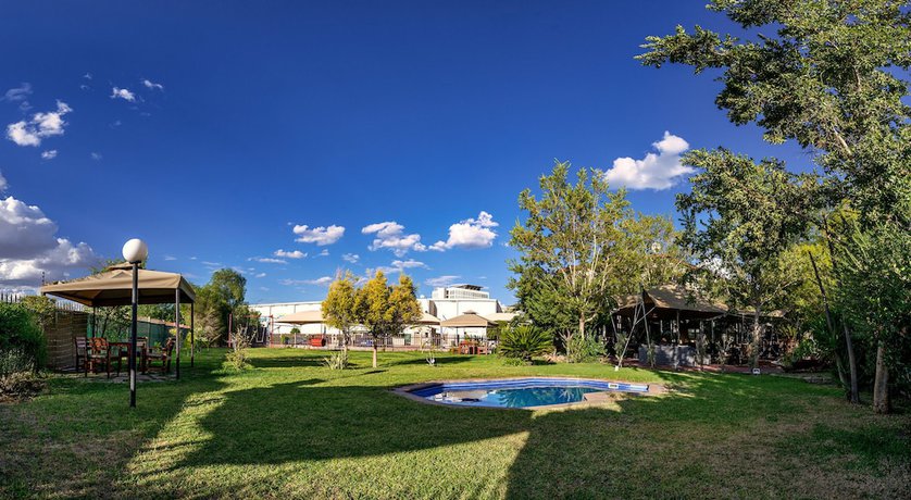 Imagen de la piscina del Hotel Auas City. Foto 19