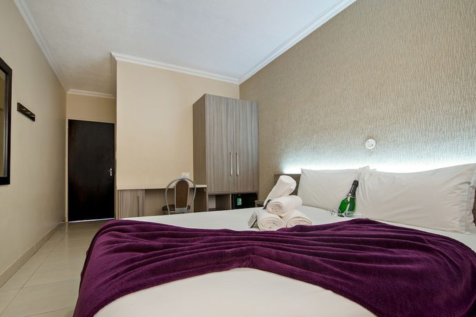 Imagen de la habitación del Hotel Auas City. Foto 13