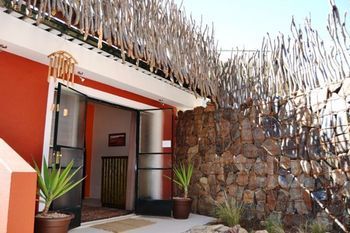 Imagen de la piscina del Hotel Auas Safari Lodge. Foto 14