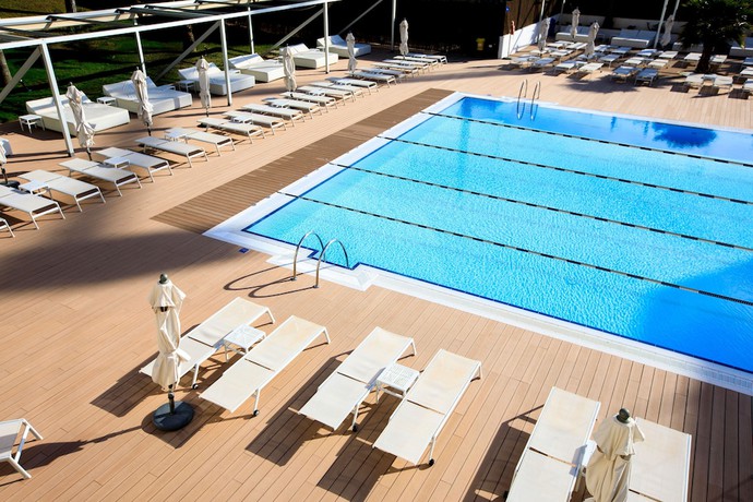 Imagen de la piscina del Hotel Aubamar Bali. Foto 17