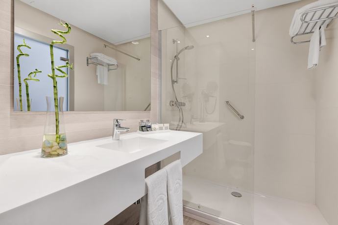 Imagen de la habitación del Hotel Aubamar Bali. Foto 9