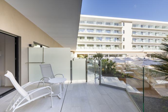 Imagen de la habitación del Hotel Aubamar Bali. Foto 10