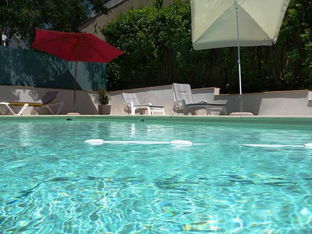 Imagen de la piscina del Hotel Aubergade. Foto 20