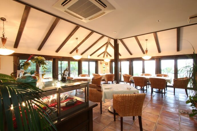 Imagen del bar/restaurante del Hotel Auberge - A Ma Fa&ccedil;on -. Foto 15