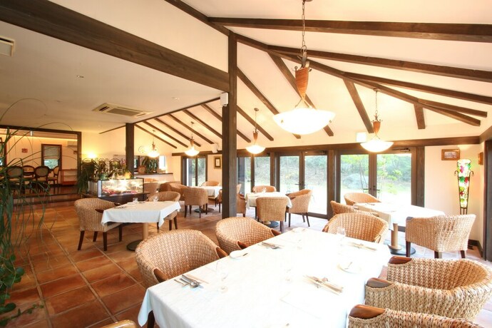 Imagen del bar/restaurante del Hotel Auberge - A Ma Fa&ccedil;on -. Foto 21