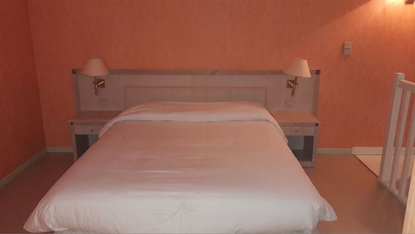 Imagen de la habitación del Hotel Auberge Bourbonnaise. Foto 3