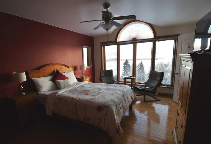 Imagen de la habitación del Hotel Auberge Cap-aux-Corbeaux. Foto 7