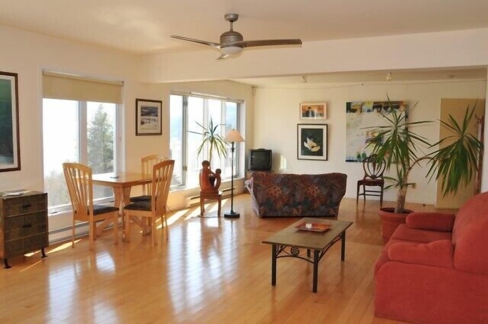 Imagen de los interiores del Hotel Auberge Cap-aux-Corbeaux. Foto 15
