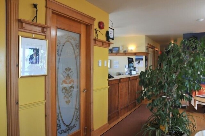 Imagen de los interiores del Hotel Auberge Cap-aux-Corbeaux. Foto 16