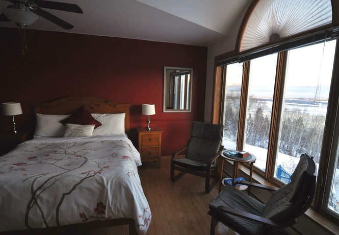 Imagen de la habitación del Hotel Auberge Cap-aux-Corbeaux. Foto 12