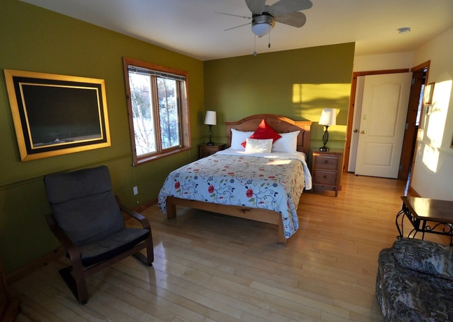 Imagen de la habitación del Hotel Auberge Cap-aux-Corbeaux. Foto 13