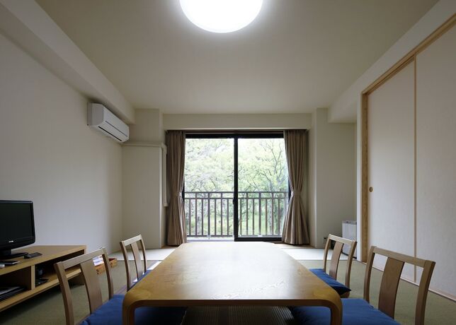 Imagen de la habitación del Hotel Auberge Cosmos. Foto 17