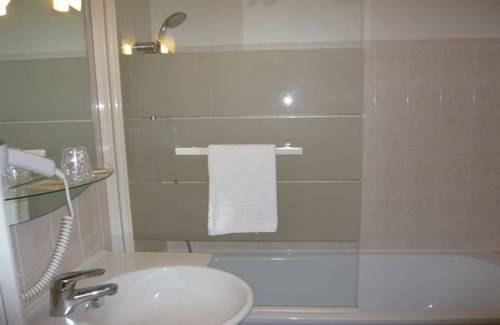 Imagen de la habitación del Hotel Auberge De Bourgogne. Foto 6