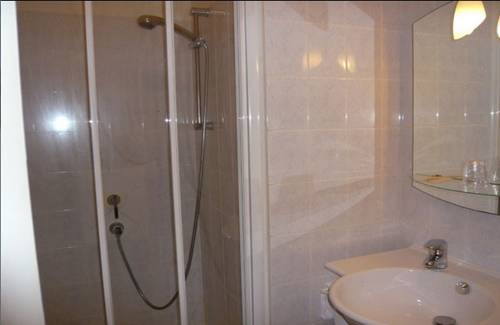 Imagen de la habitación del Hotel Auberge De Bourgogne. Foto 7
