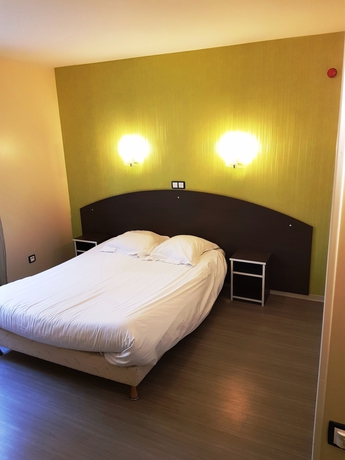 Imagen de la habitación del Hotel Auberge De La Baie, Pontorson. Foto 5