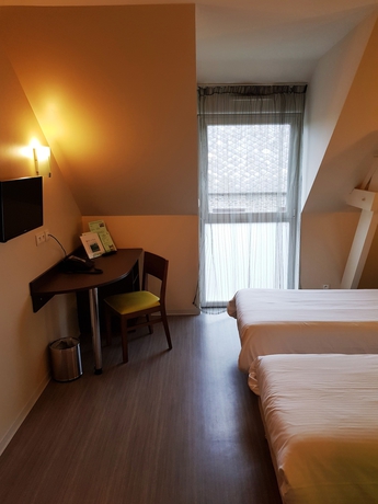 Imagen de la habitación del Hotel Auberge De La Baie, Pontorson. Foto 7