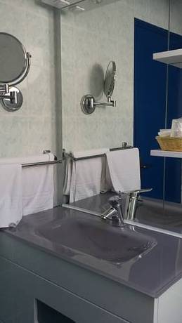 Imagen de la habitación del Hotel Auberge De La Cascade, Sainte-Enimie. Foto 5