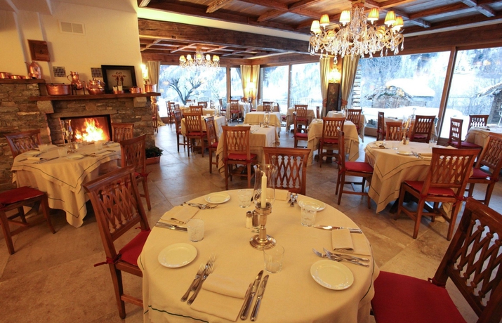 Imagen del bar/restaurante del Hotel Auberge De La Maison. Foto 7