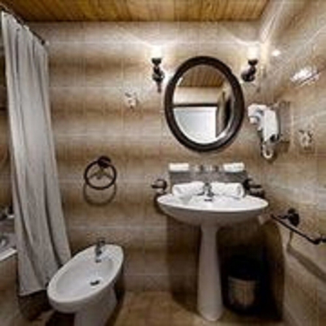 Imagen de la habitación del Hotel Auberge De Savoie. Foto 17