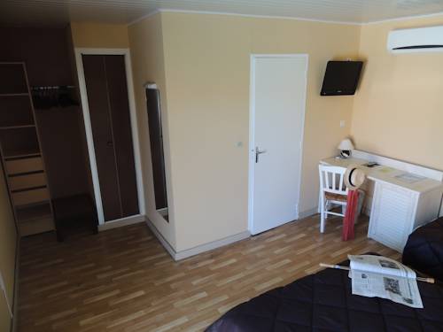 Imagen de la habitación del Hotel Auberge Des Charmilles. Foto 3