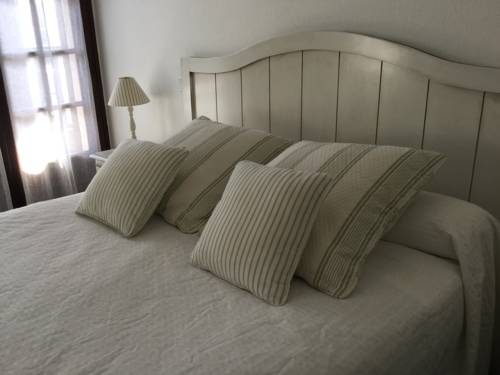 Imagen de la habitación del Hotel Auberge Des Pins. Foto 13