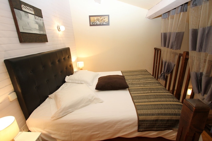 Imagen de la habitación del Hotel Auberge Des Pins, Tourrettes. Foto 2